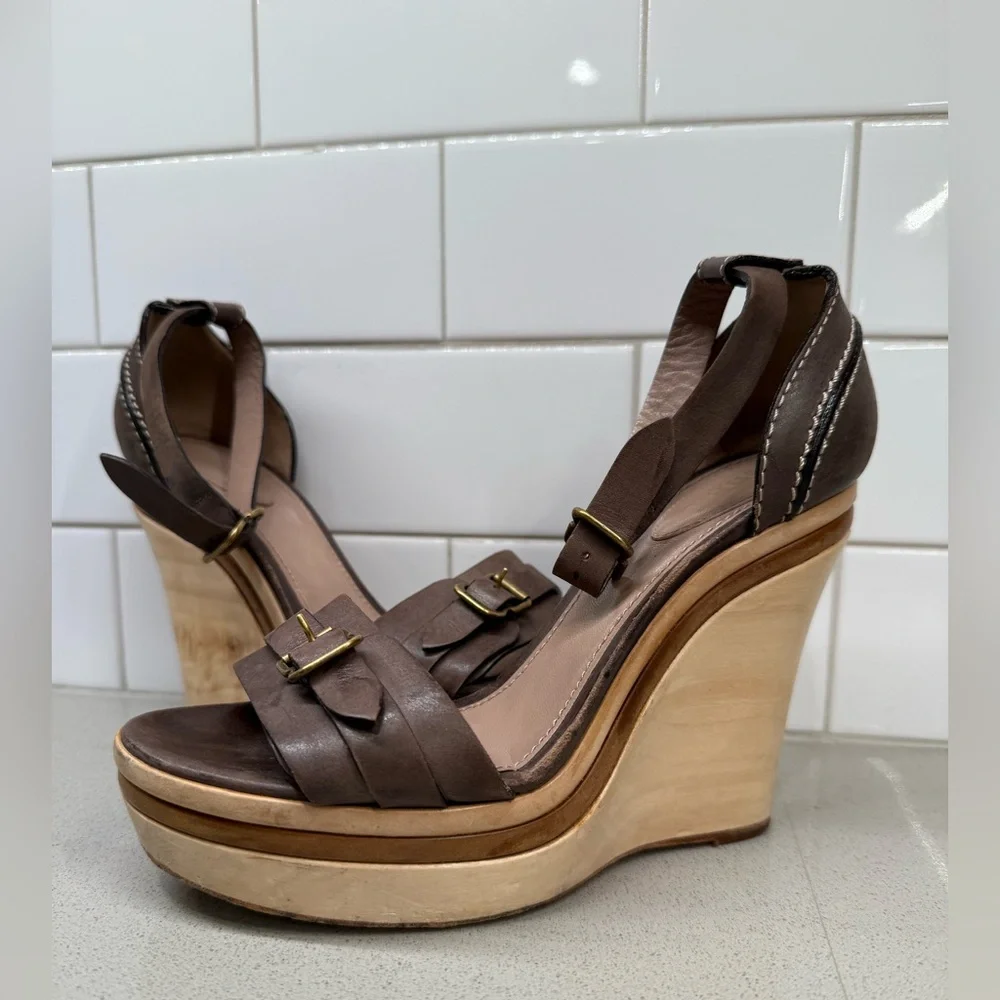 Chloe Brown Wood and Leather Wedge Sandals
